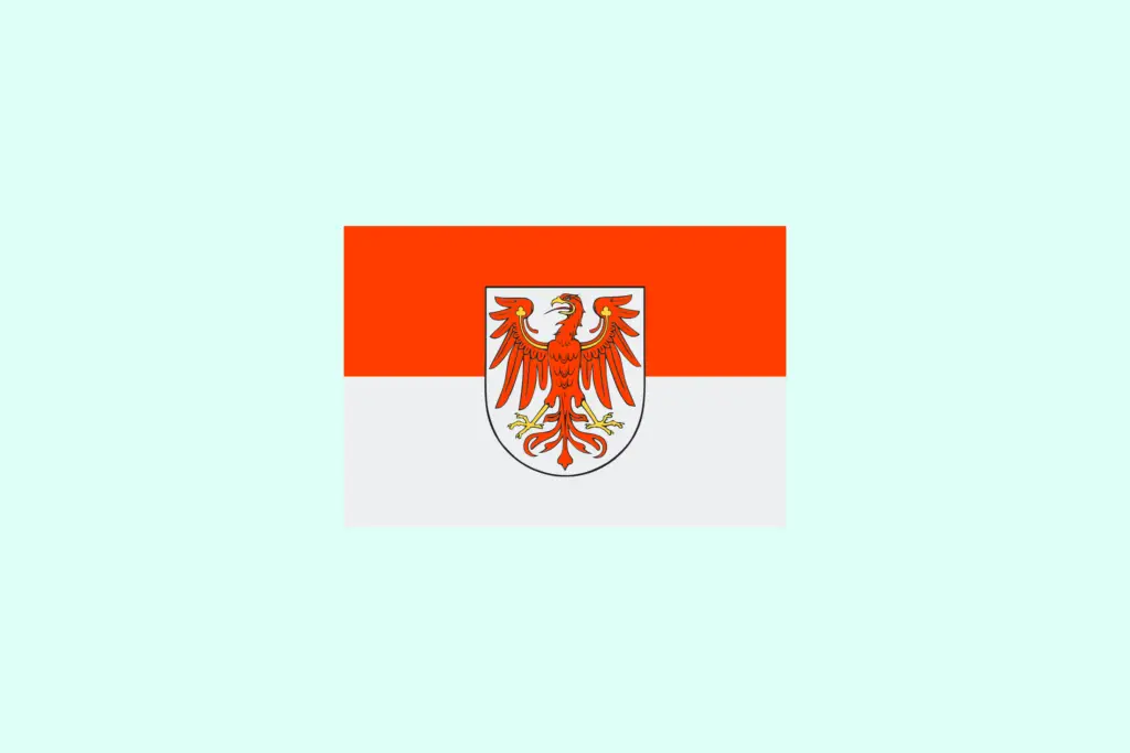 Hier sieht man die Flagge Brandenburgs. Erfahre in diesem Beitrag alles über das Thema Förderung Photovoltaik Brandenburg