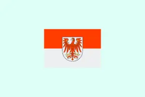 Hier sieht man die Flagge Brandenburgs. Erfahre in diesem Beitrag alles über das Thema Förderung Photovoltaik Brandenburg